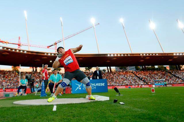 西甲-室内田径邀请赛巩立姣王宇夺冠 郑凤荣外孙女亮相